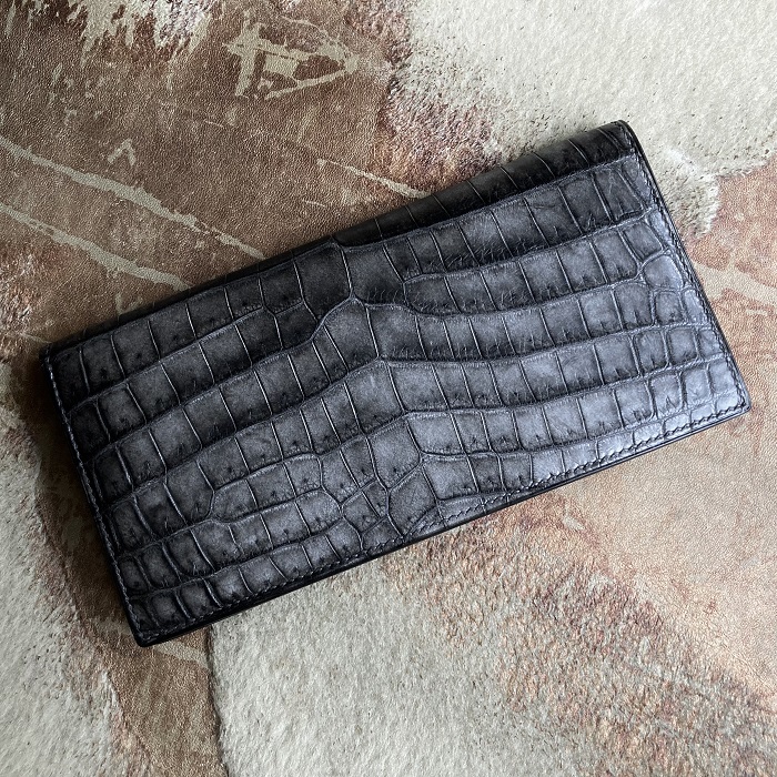 クロコダイル二つ折り長財布