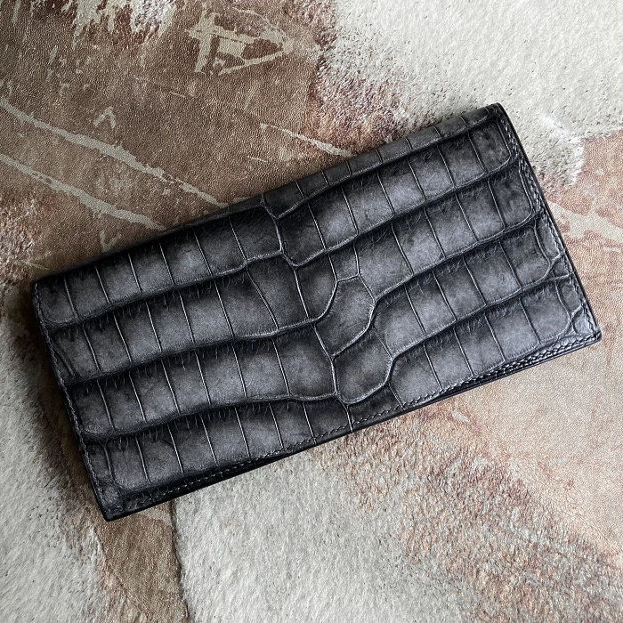 クロコダイル二つ折り長財布