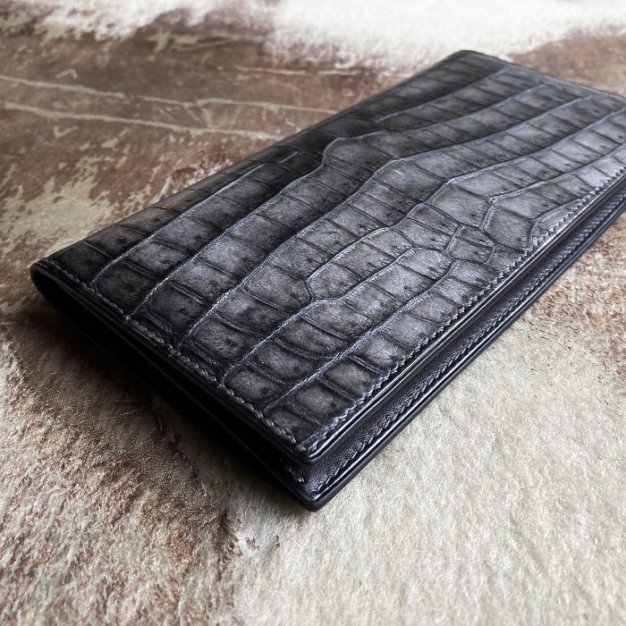 クロコダイル二つ折り長財布