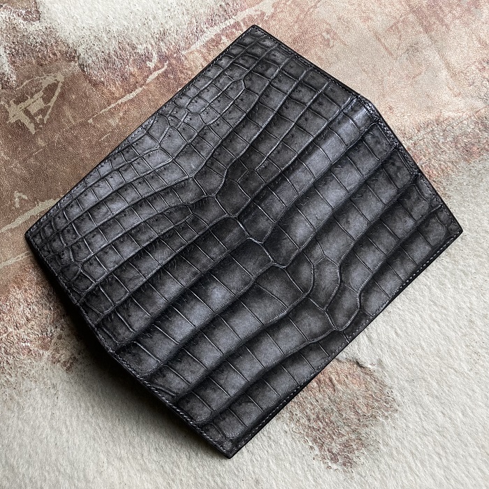クロコダイル二つ折り長財布