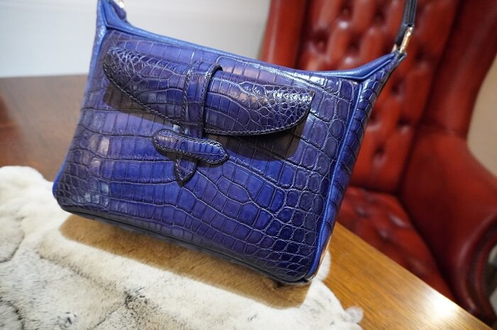 クロコダイルショルダーバック