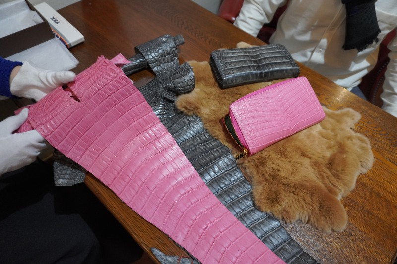 レディース用クロコダイル薄型ラウンドファスナー長財布のカスタムオーダーメイド完成